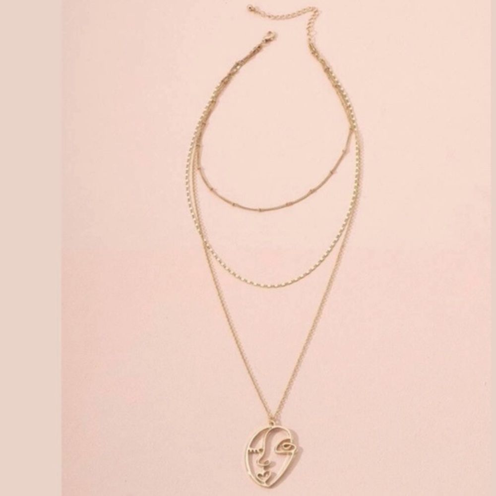 3/$30 💛 Abstract Face Layered Necklace